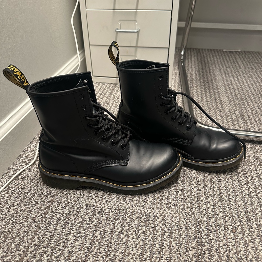 Size 7 doc martens